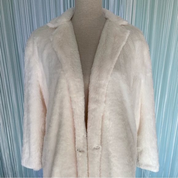 Pretty Little Thing Cream Faux Fur Maxi Coat Size US 2 NWT - Picture 14 of 17